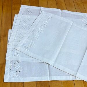 Placemats, 4, white, embroidered